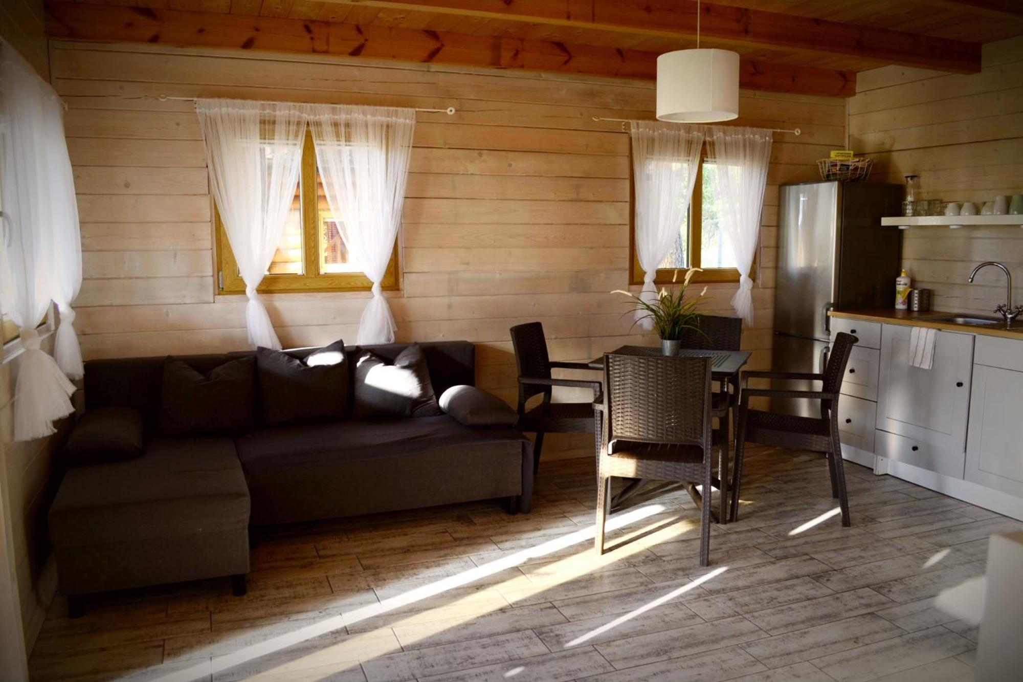Camping Szczecinek Domy Wypoczynkowe Bagian luar foto