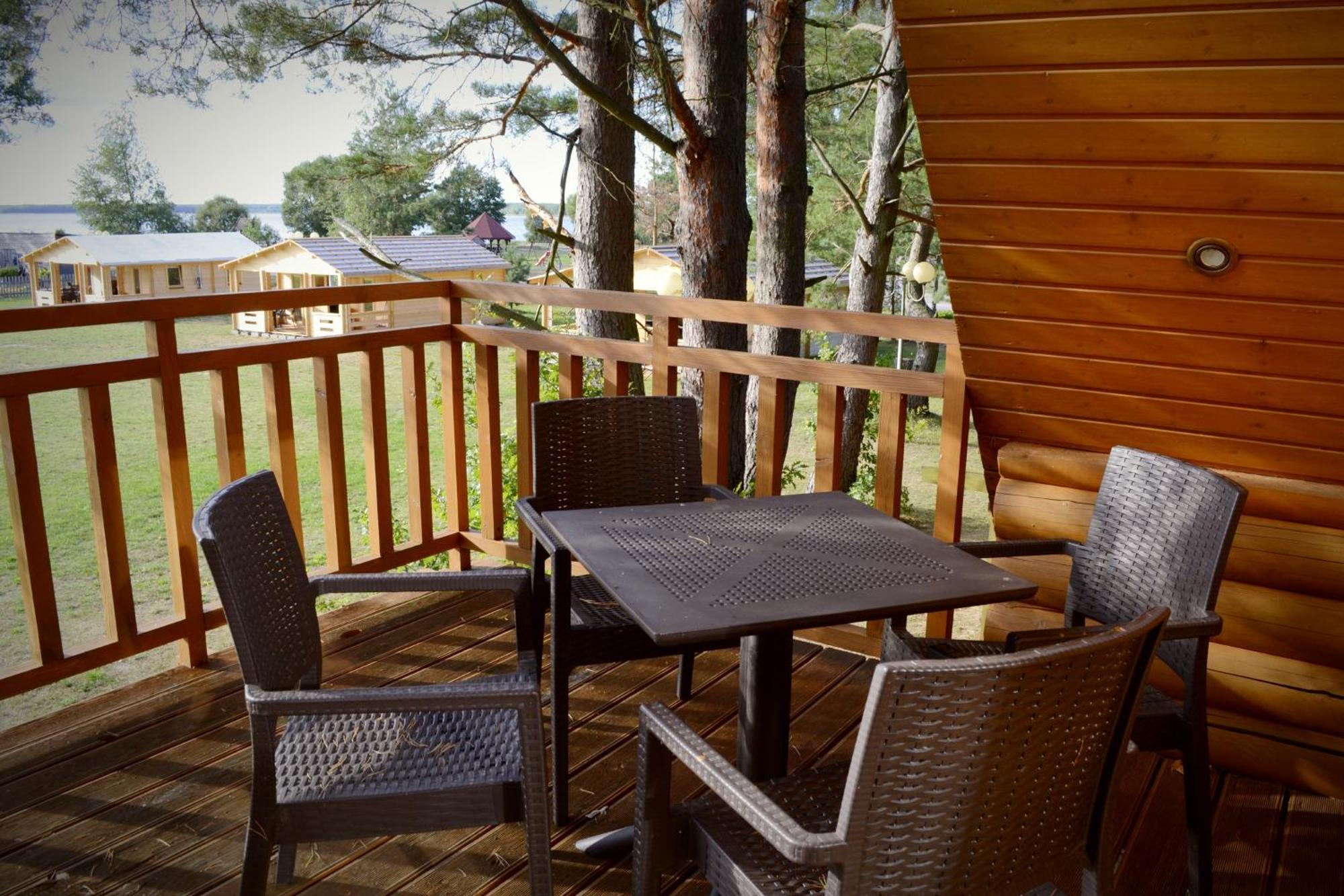 Camping Szczecinek Domy Wypoczynkowe Bagian luar foto