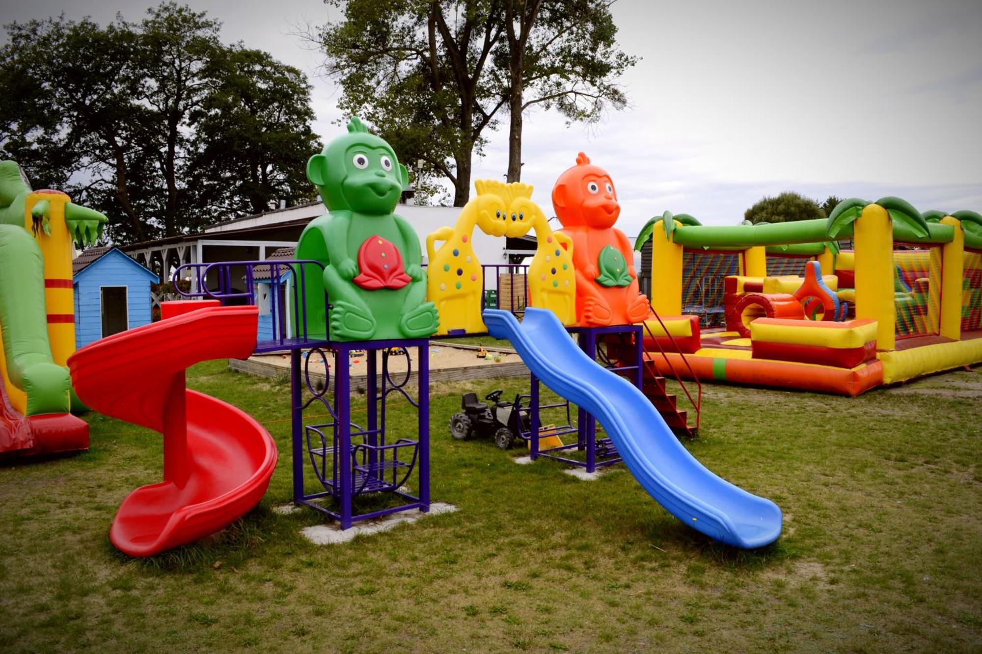 Camping Szczecinek Domy Wypoczynkowe Bagian luar foto