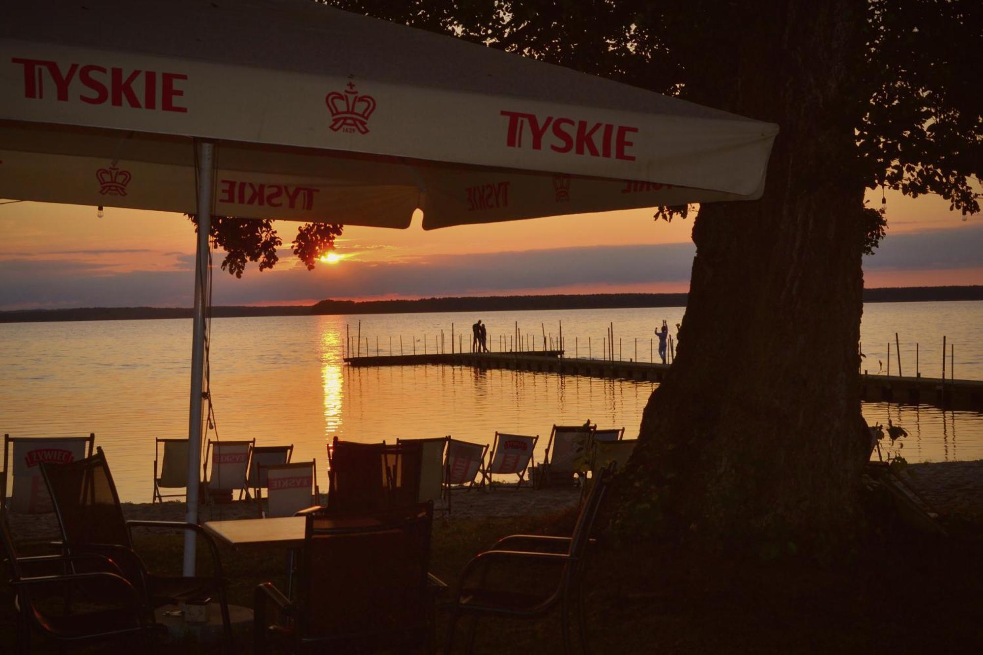 Camping Szczecinek Domy Wypoczynkowe Bagian luar foto