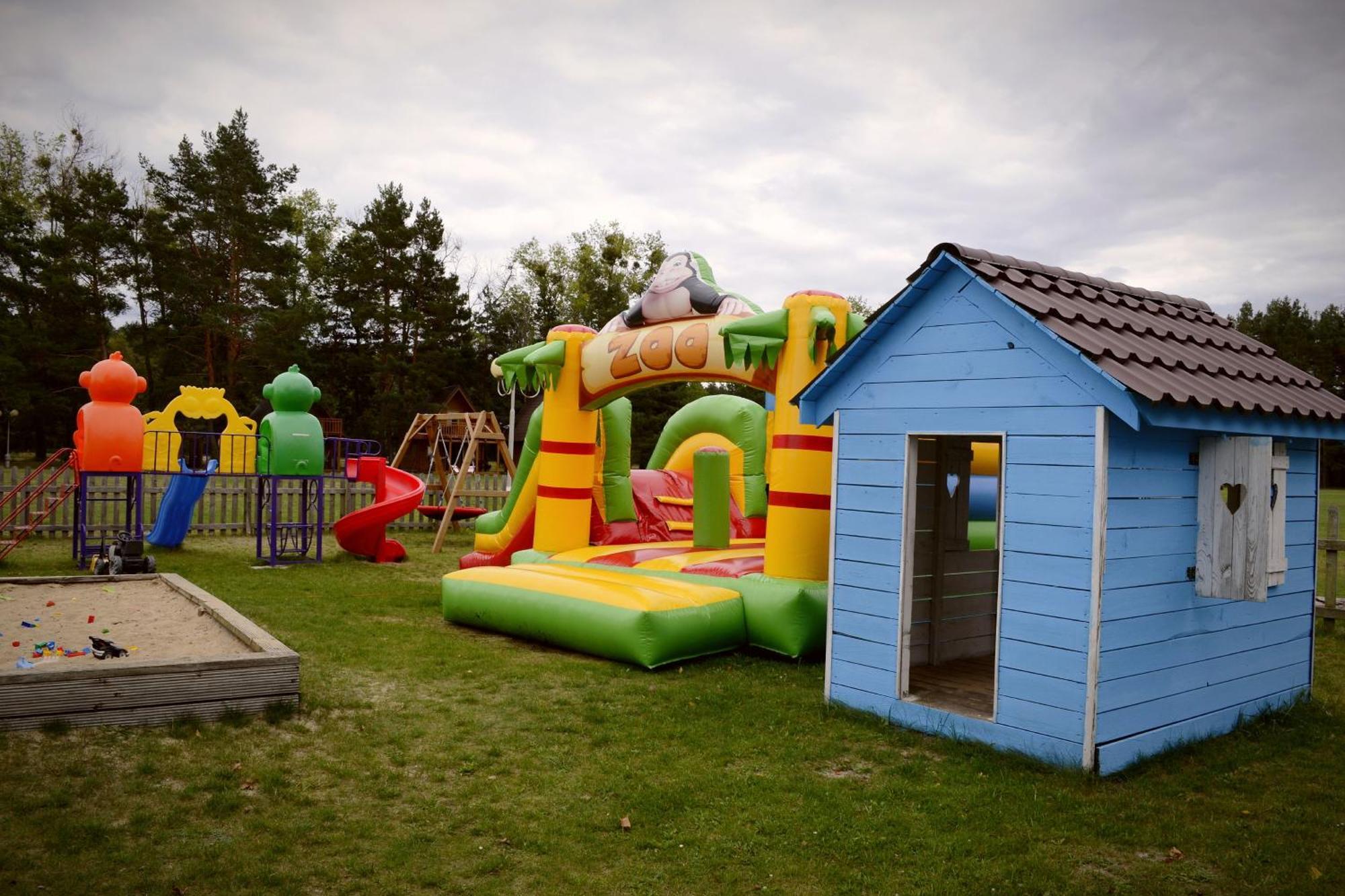 Camping Szczecinek Domy Wypoczynkowe Bagian luar foto