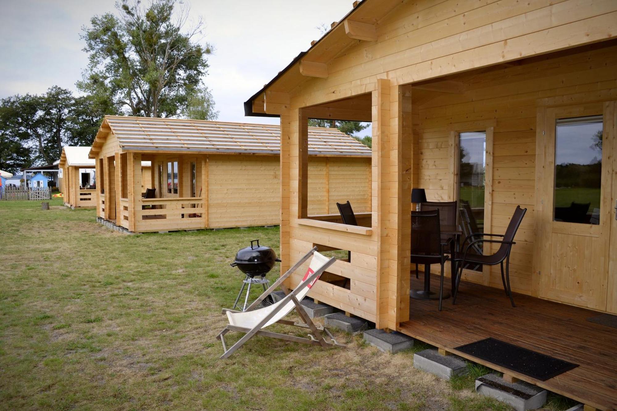 Camping Szczecinek Domy Wypoczynkowe Bagian luar foto