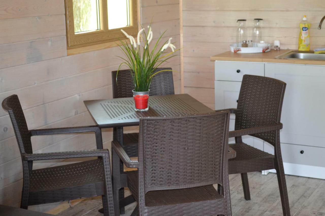 Camping Szczecinek Domy Wypoczynkowe Bagian luar foto